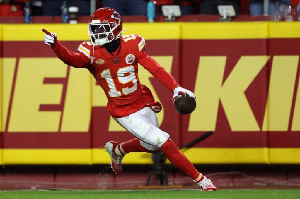 Kadarius Toney pode assinar com qualquer equipe. Foto: JAMIE SQUIRE/GETTY IMAGES NORTH AMERICA/Getty Images via AFP