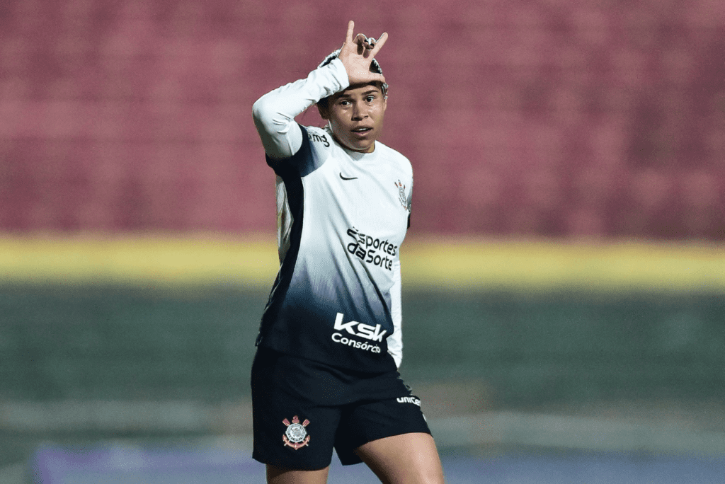 Vic Albuquerque fez a diferença e colocou o Corinthians nas semifinais do Brasileiro Feminino