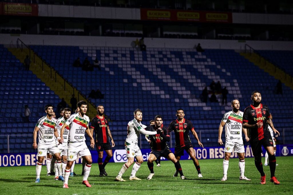 Duelo entre Brusque e Sport pela Série B