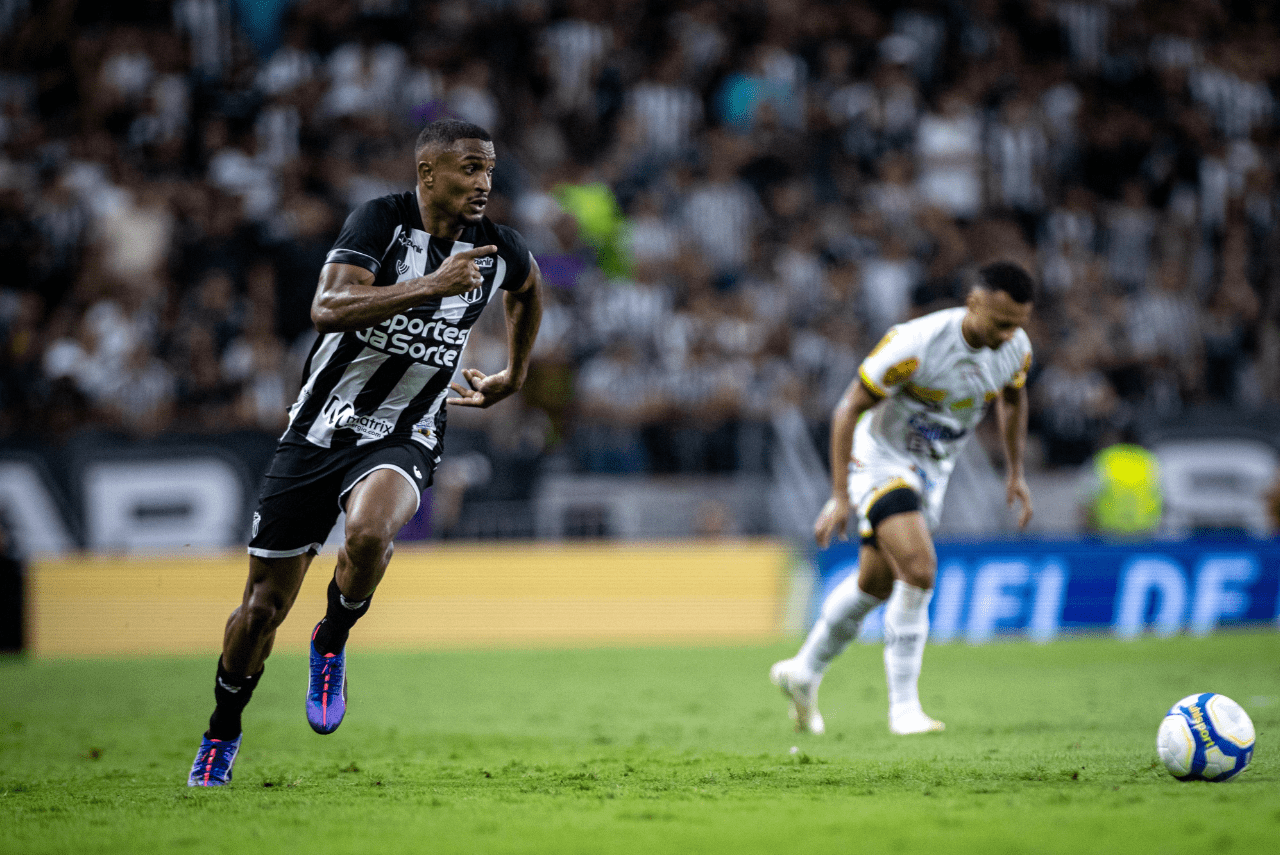 Saulo Mineiro marcou o gol da vitória do Ceará contra o líder da Série B