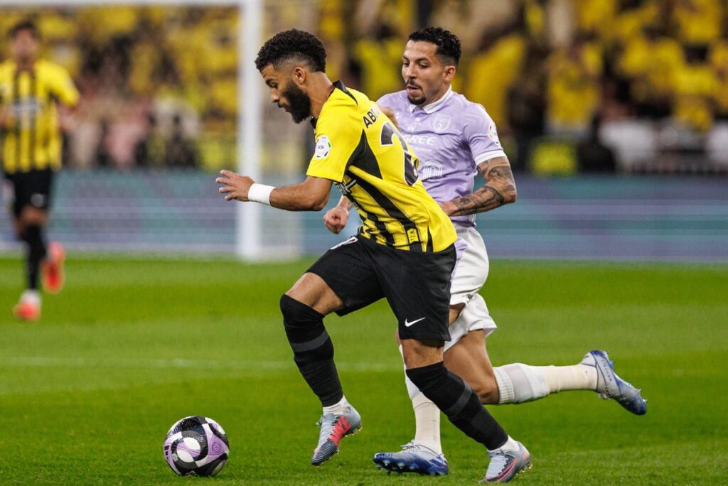 Al-Ittihad venceu o Al-Taawoun pelo Sauditão (Foto: Reprodução)