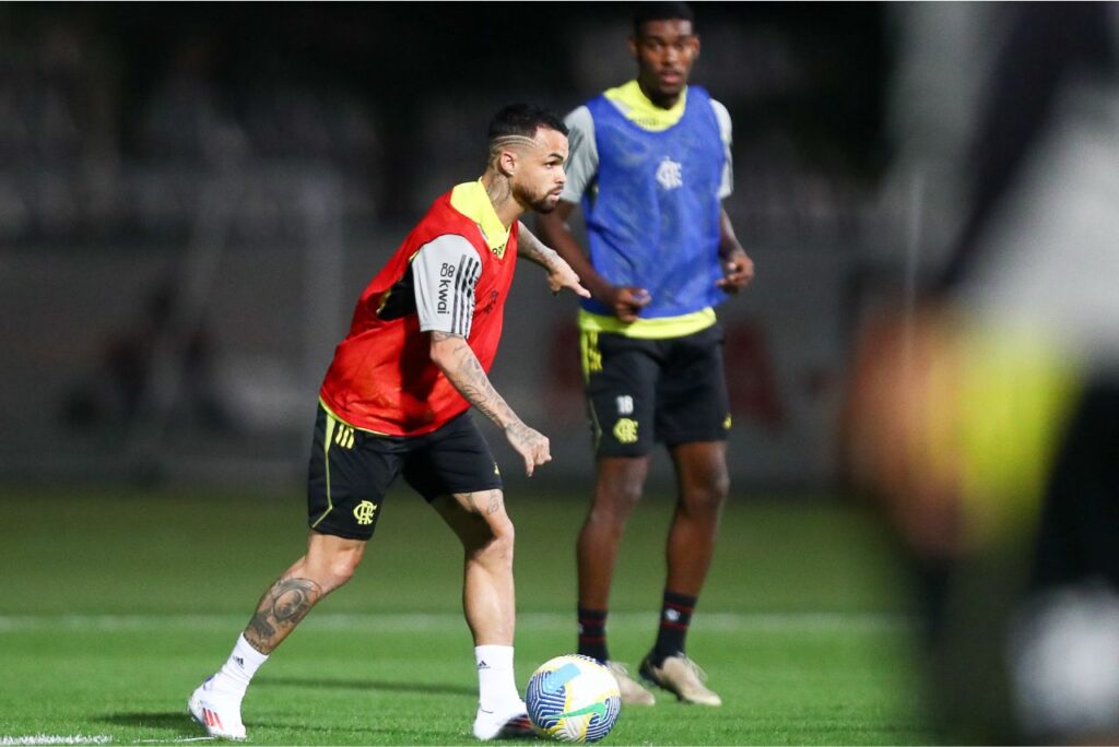 Michael em treino do Flamengo