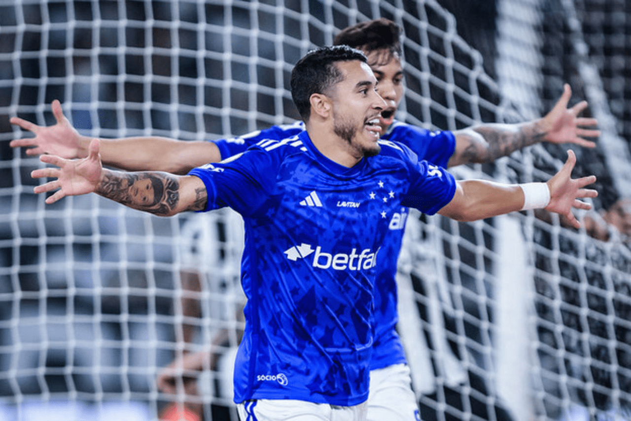 William reencontrou o bom futebol no Cruzeiro após superar sequência de lesões