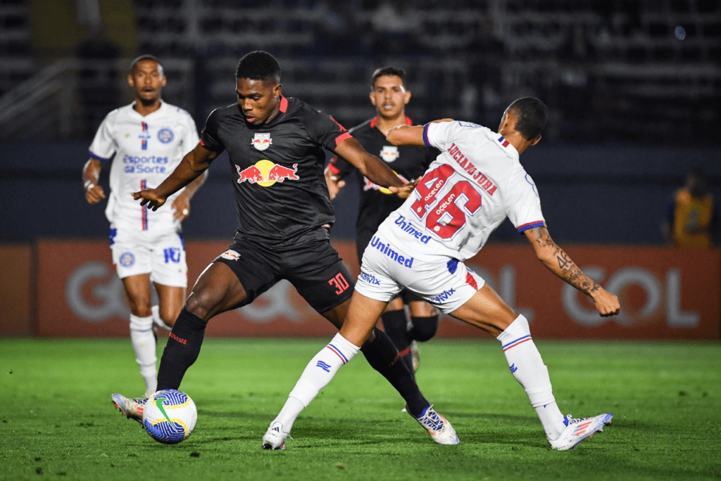 Com gol no último minuto, Bragantino bate o Bahia em casa