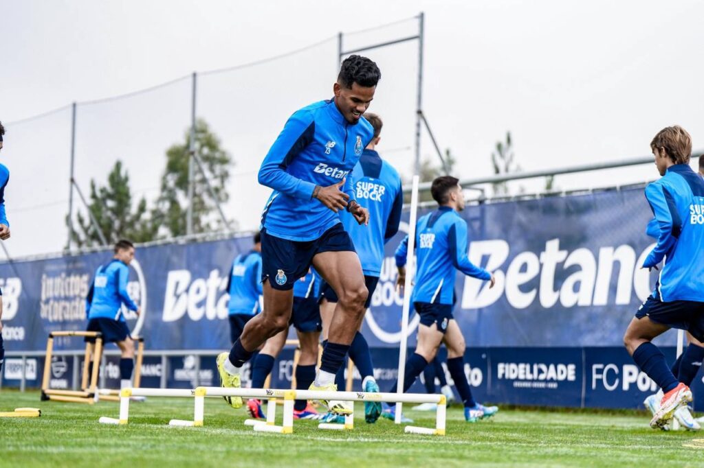 Galeno será reintegrado ao elenco do Porto. Foto: Reprodução/X