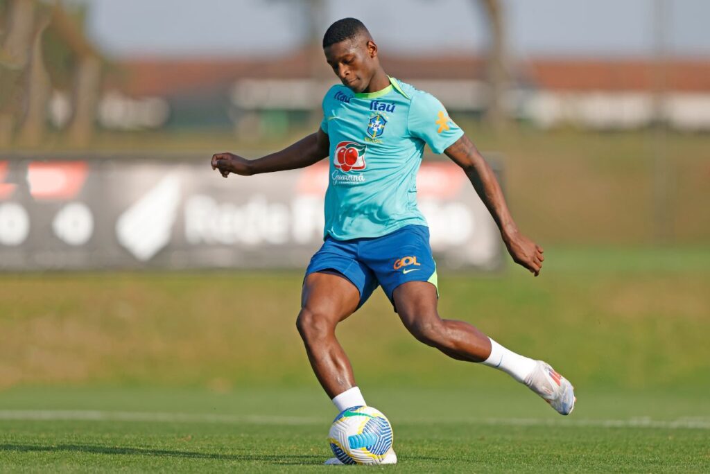 Luiz Henrique em treino da Seleção