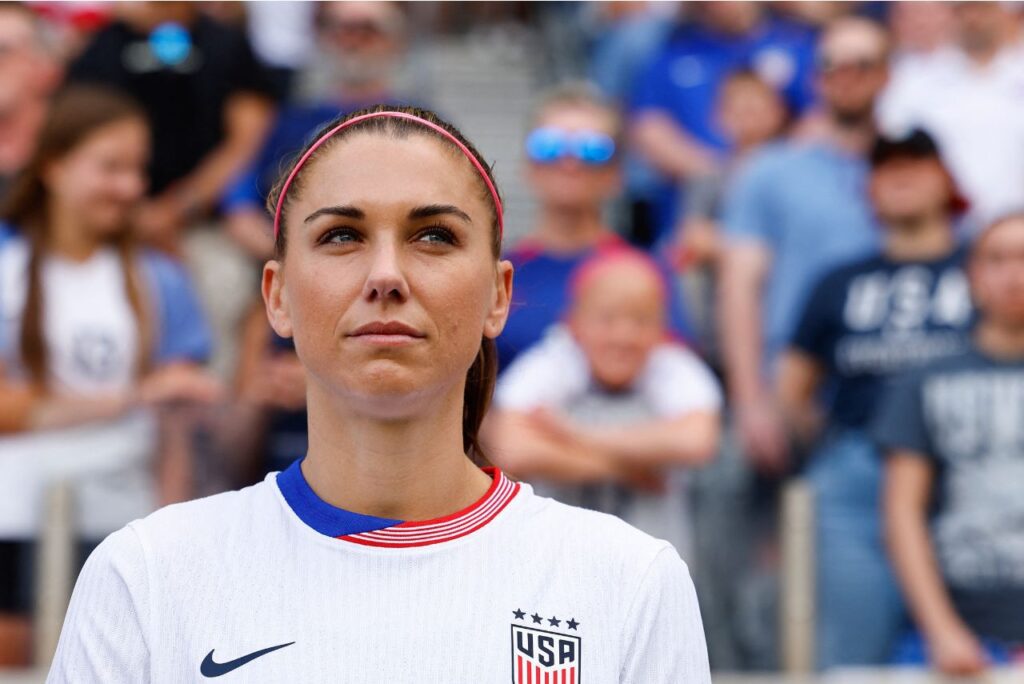 Alex Morgan com a camisa dos EUA