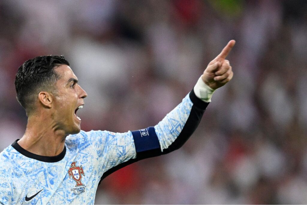 Cristiano Ronaldo marcou o 900º gol da carreira (Foto: Ina Fassbender/AFP)