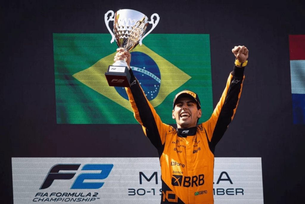 Gabriel Bortoleto, piloto brasileiro que se destaca na F2