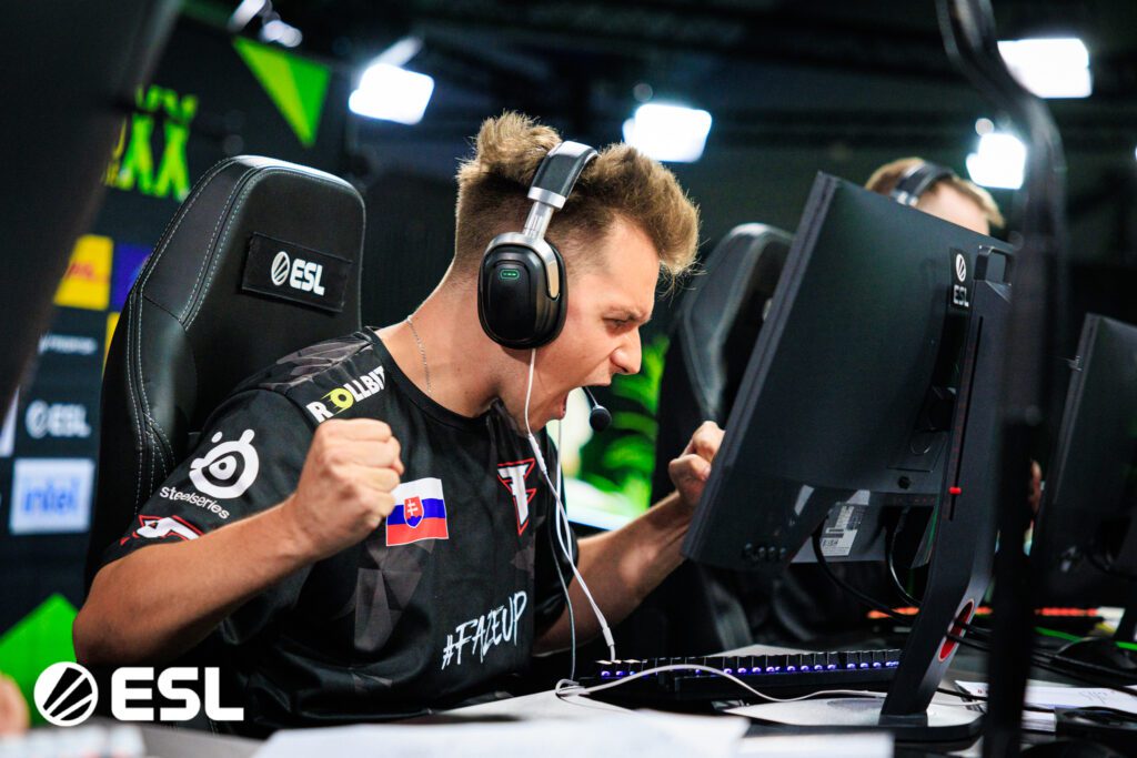 EPL S20: FaZe Clan avança aos playoffs