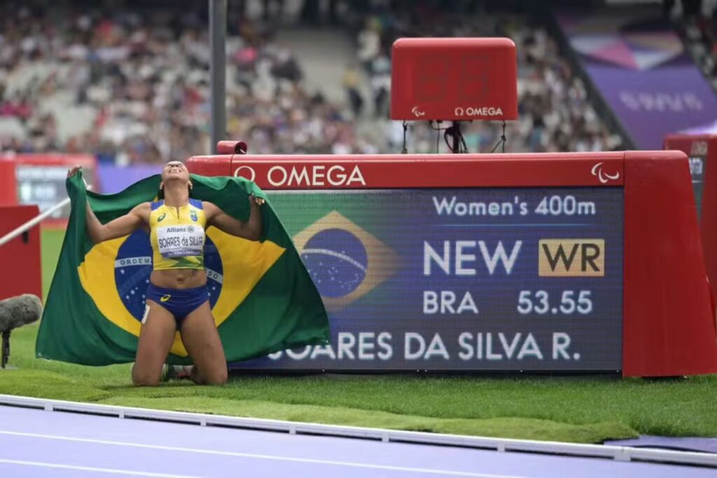 Brasileira Rayane Soares quebrou recorde nos 400m T13 (Foto: Douglas Magno/CPB)