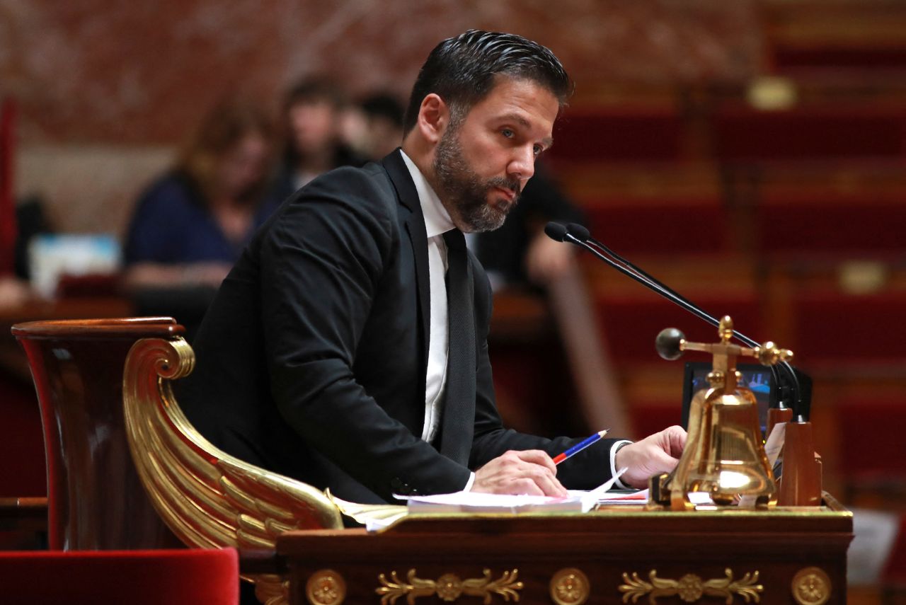 Hugues Renson, político francês e torcedor do PSG (Foto: Hacques Demarthon/AFP)