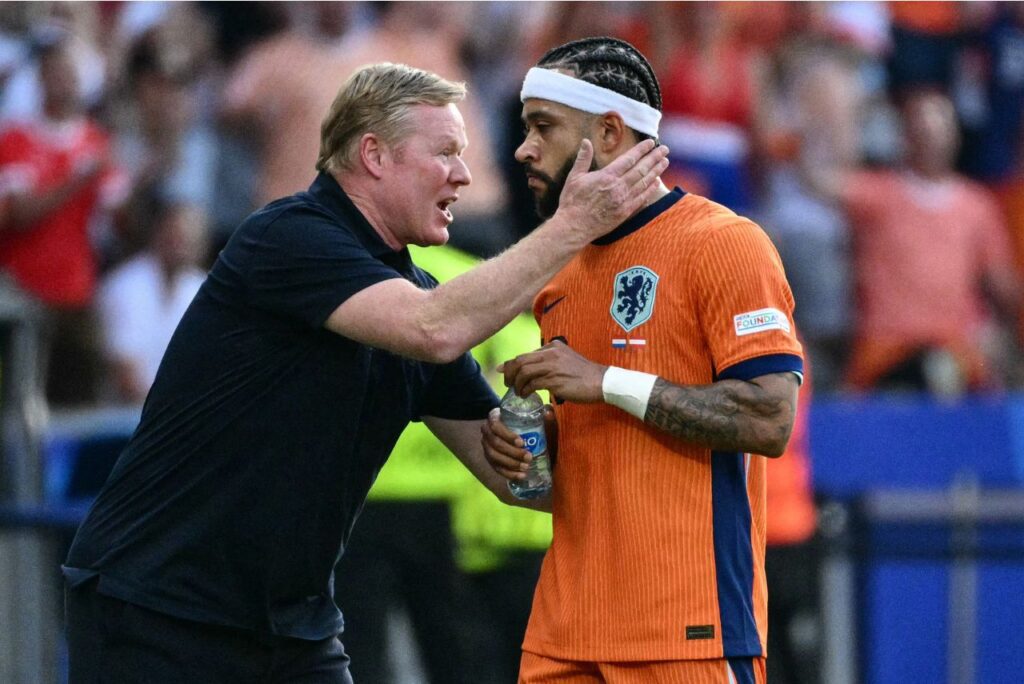 Ronald Koeman ao lado de Depay na Eurocopa