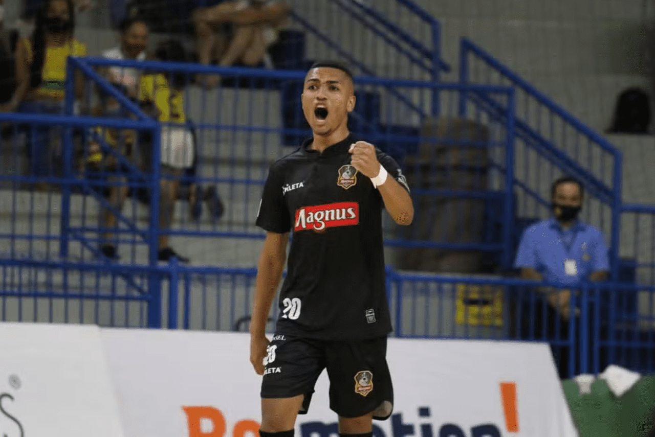 Conhecido como "príncipe", Leozinho ganhou destaque mundial pelo Sorocaba