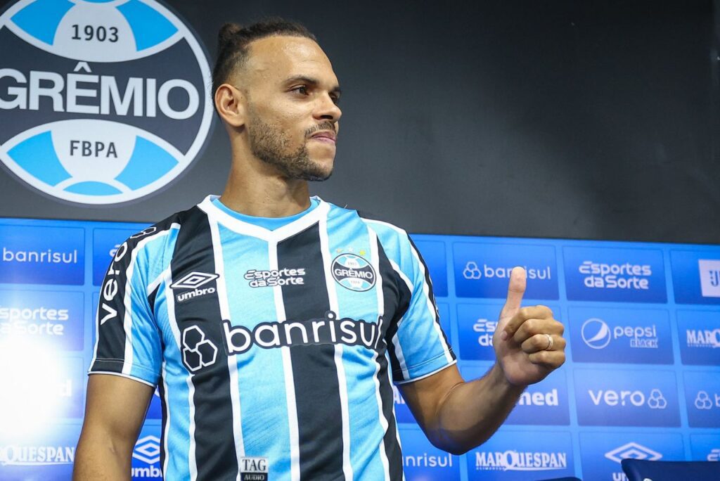 Martin Braithwaite é um dos estrangeiros no elenco do Grêmio (Foto: Lucas Uebel/GFBPA)