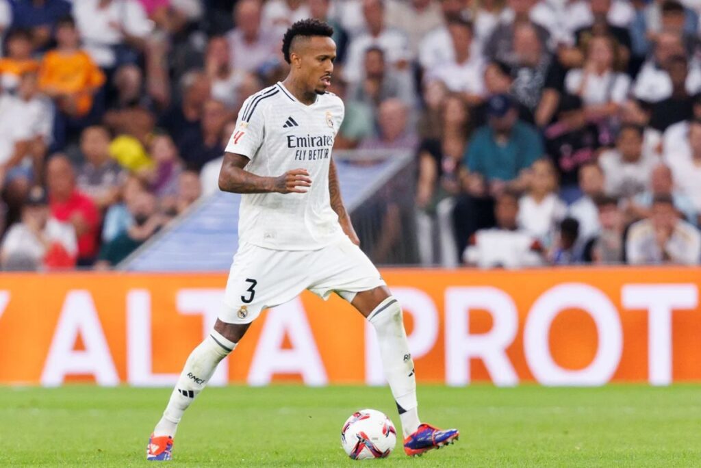 Éder Militão em campo pelo Real Madrid