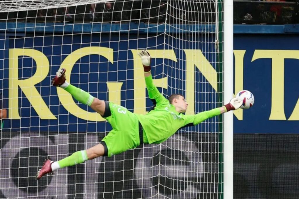 Lunin em campo pelo Real Madrid