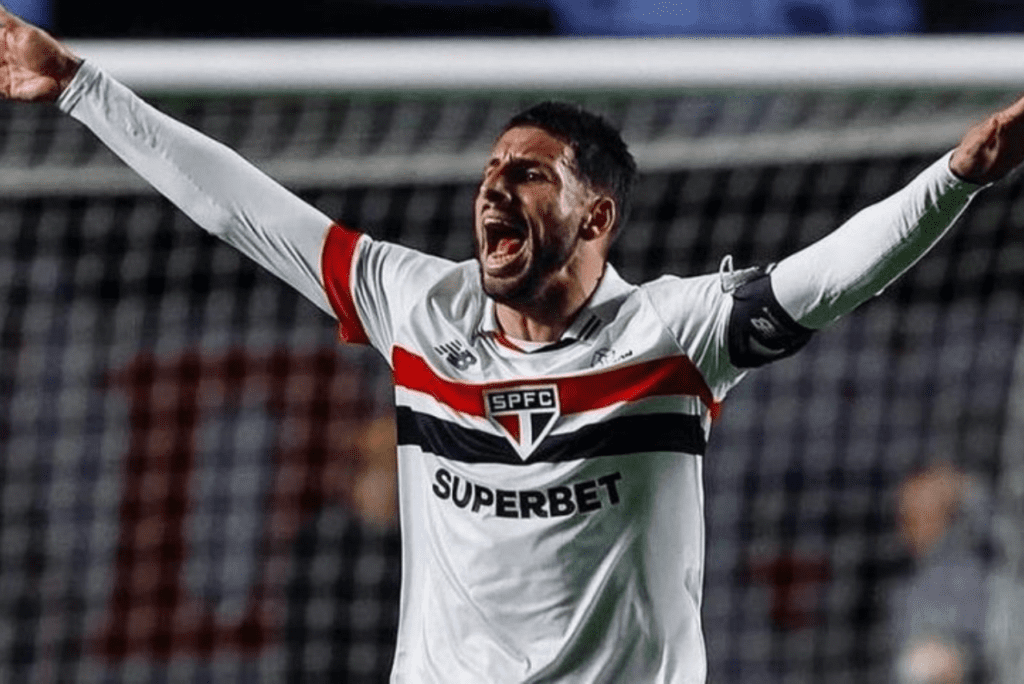 Calleri é um dos capitães do São Paulo