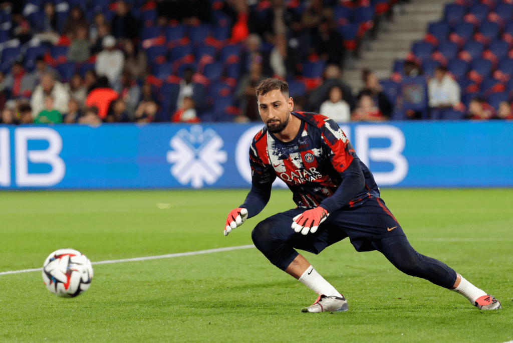 Donnarumma sofreu lesão muscular contra o Brest e desfalcará o PSG na primeira partida da Champions