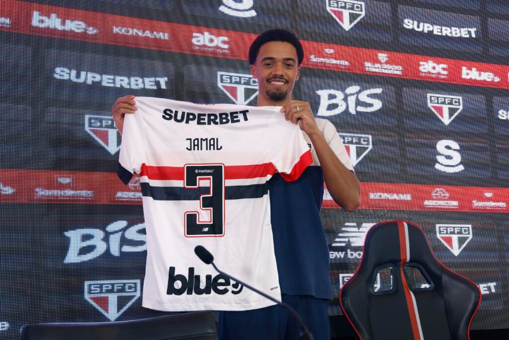 Apresentação de Jamal Lewis no São Paulo (Foto: Rubens Chiri/SPFC)