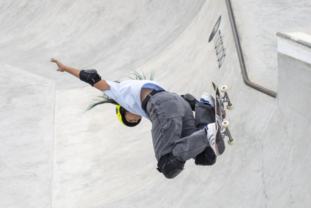 Raicca Ventura no Mundial de Skate Park