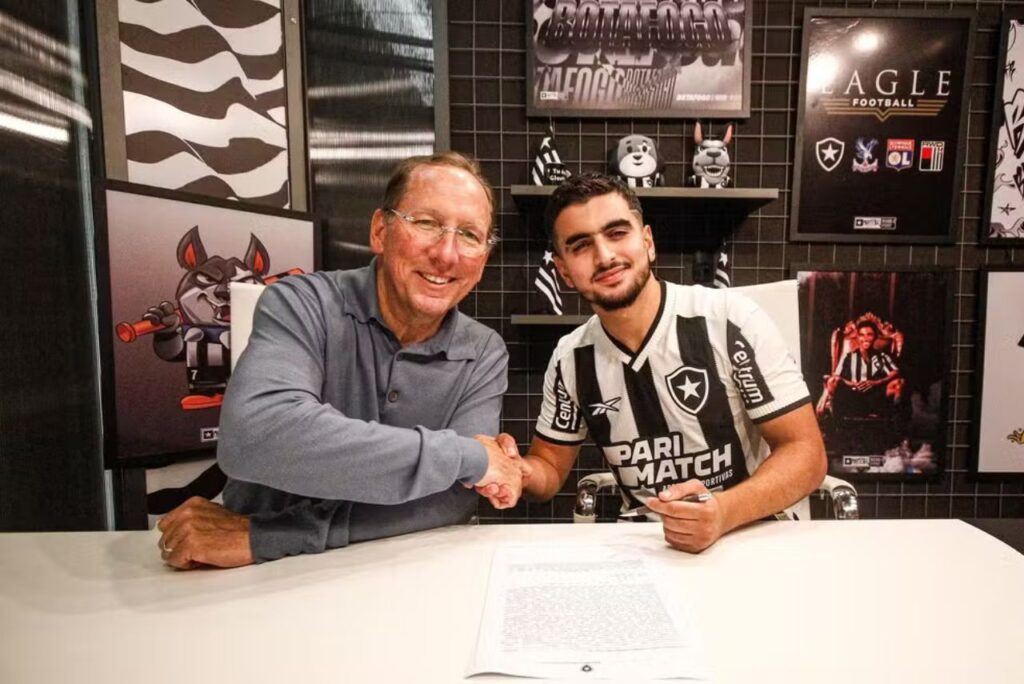 John Textor, dono da SAF do Botafogo, e Mohamed El Arouch (Foto: Vitor Silva/BFR)