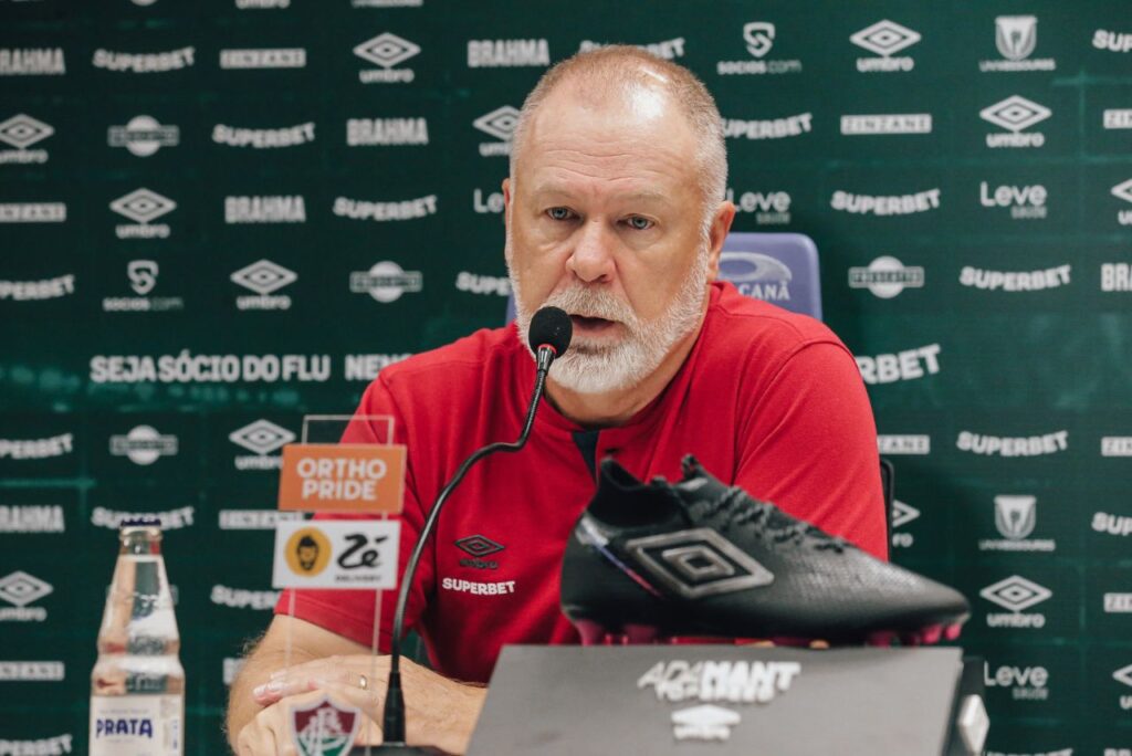 Mano Menezes, treinador do Fluminense, em coletiva após a derrota para o Botafogo (Foto: Lucas Merçon/FFC)