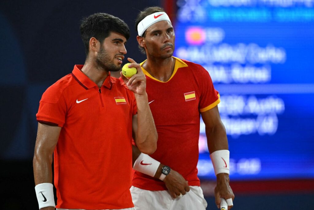 Carlos Alcaraz e Rafael Nadal estarão nas finais da Copa Davis 2024 (Foto: Carl de Souza/AFP)