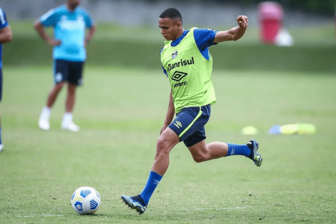 Vanderson ganhou notoriedade no futebol nacional com a camisa do Grêmio