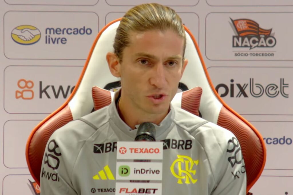 Filipe Luís é o novo treinador interino do Flamengo (Foto: FlaTV/Reprodução)