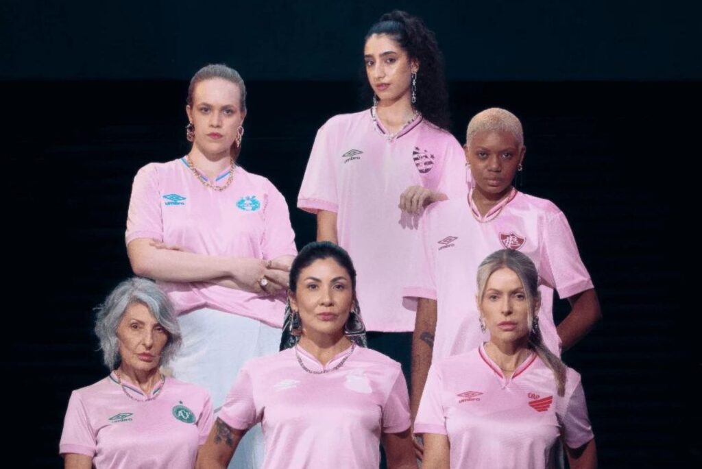 Uniforme da Umbro em homenagem ao Outubro Rosa (Foto: Divulgação)