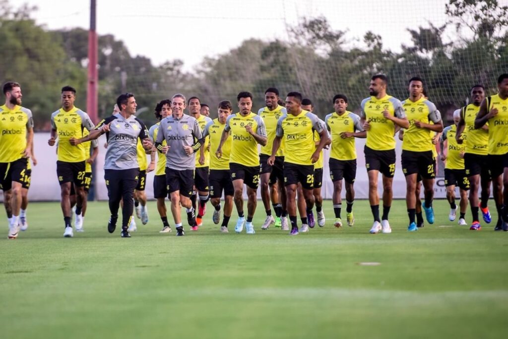 Filipe Luís em treino do Flamengo