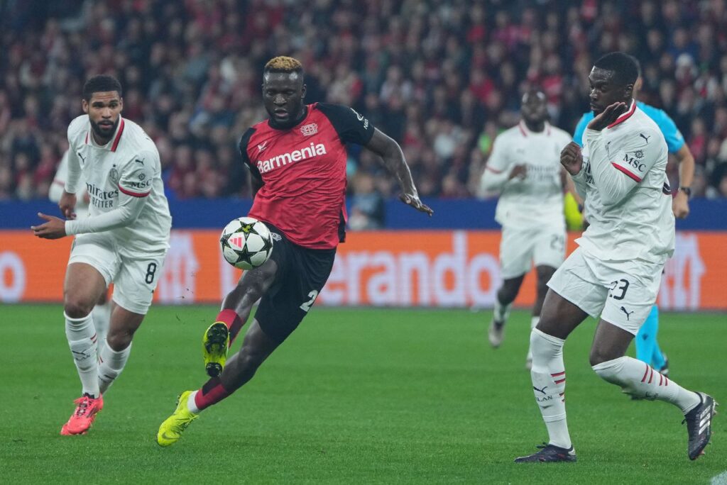 Victor Boniface marcou o gol da vitória do Leverkusen sobre o Milan na UEFA Champions League (Foto: Pau Barrena/AFP)