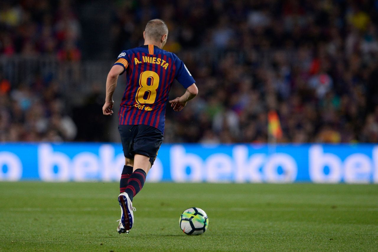 Iniesta atuando pelo Barcelona (Foto: Josep Lago/AFP)