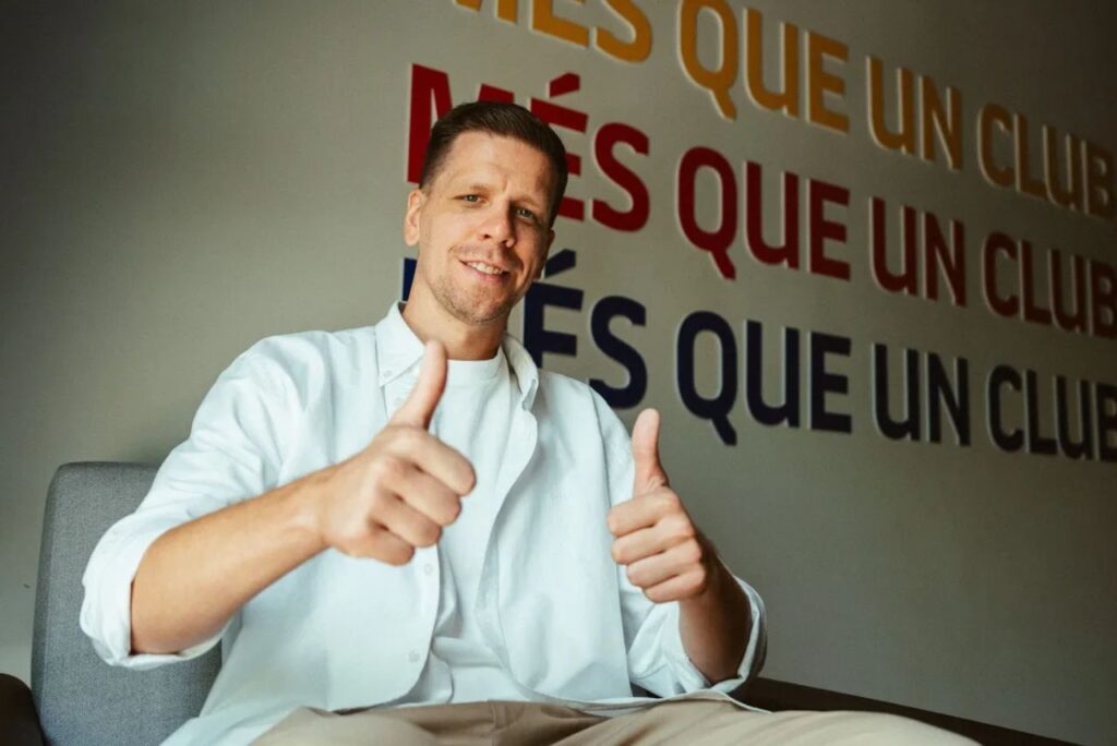 Szczesny saiu da aposentadoria para atuar no Barcelona