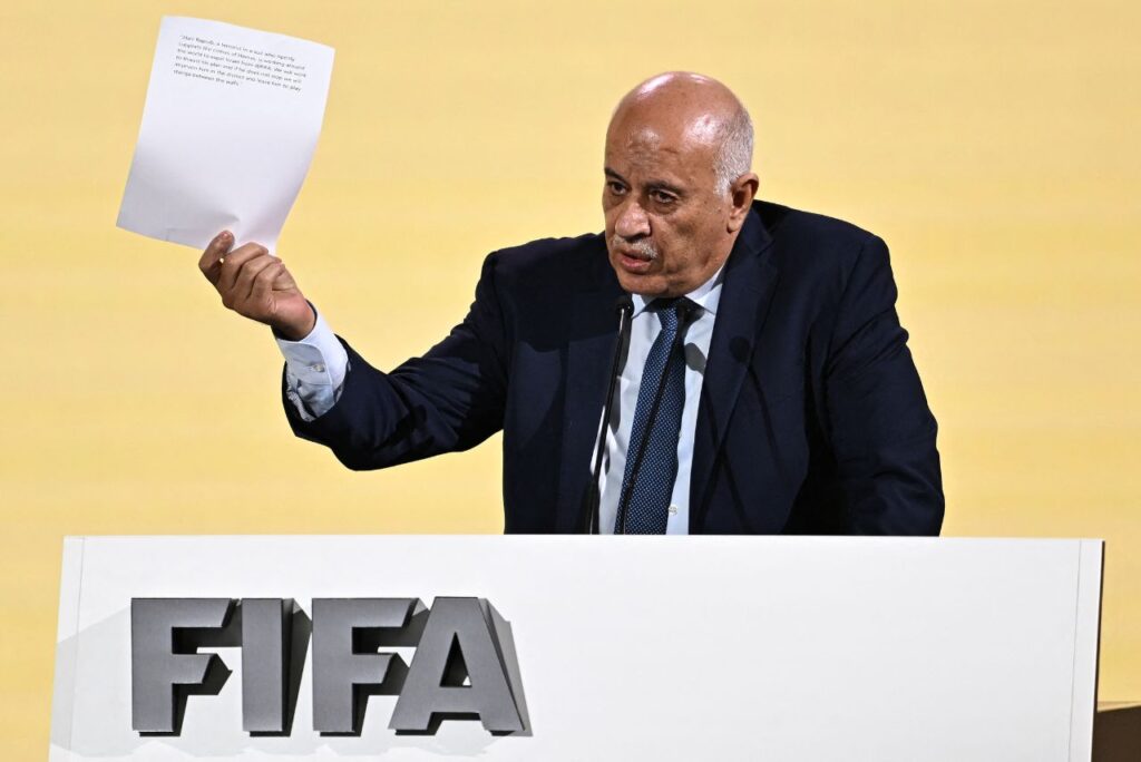 Presidente da Federação Palestina cobrou medidas à FIFA (Foto: Manan Vatsyayana/AFP)