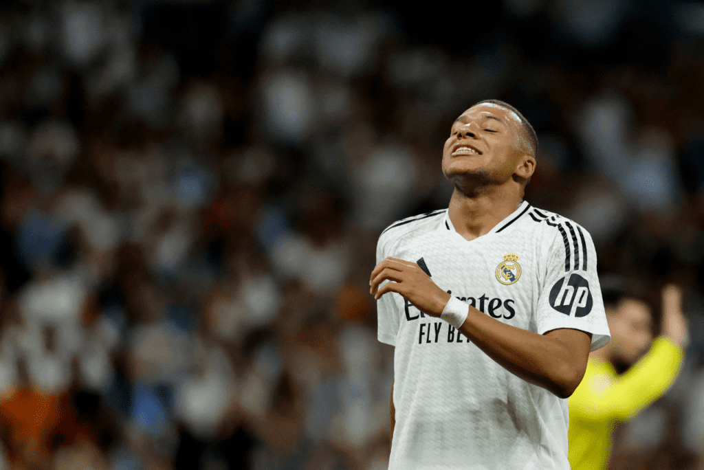 Mbappé atuou pelo Real Madrid diante do Villaareal no último final de semana - Foto: OSCAR DEL POZO/AFP