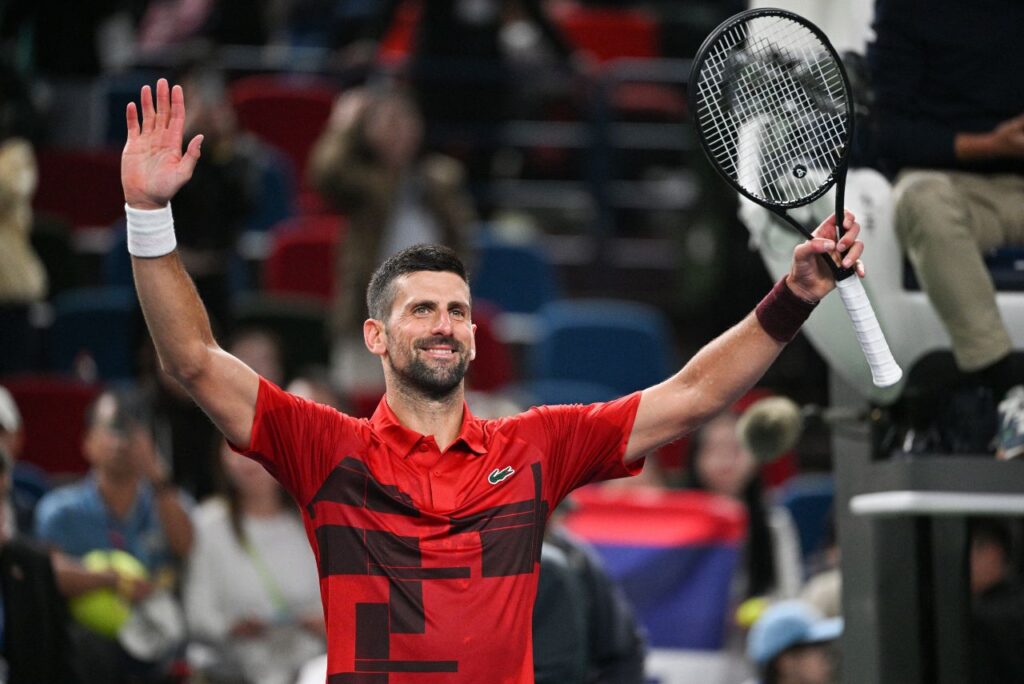 Sérvio Novak Djokovic está nas oitavas do Masters 1000 de Xangai (Foto: Hector Retamal/AFP)