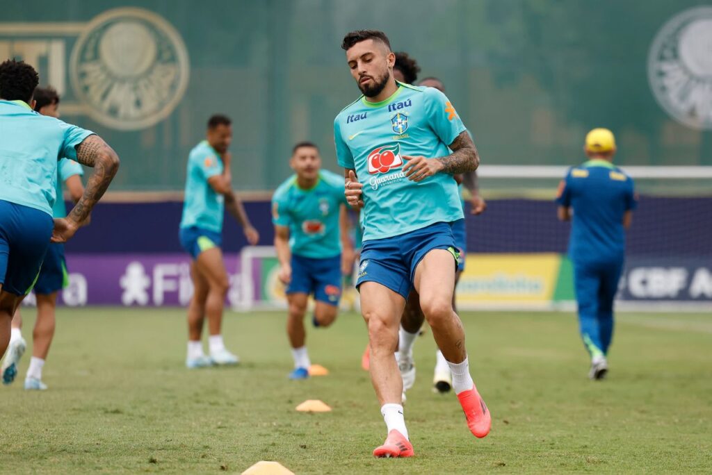 Alex Telles é um dos convocados que atuam no Brasileirão (Foto: Rafael Ribeiro/CBF)