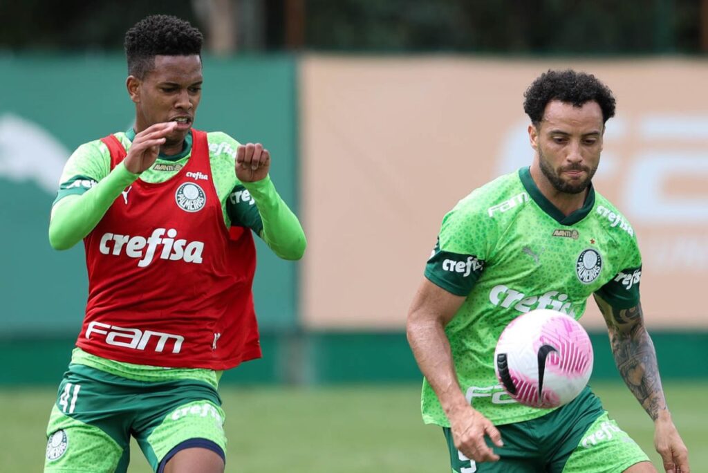 Estêvão e Felipe Anderson em treino do Palmeiras