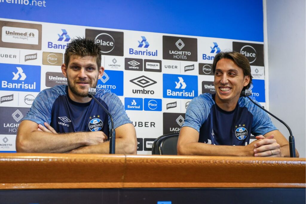 Walter Kannemann e Pedro Geromel, zagueiros do Grêmio (Foto: Lucas Uebel/GFBPA)