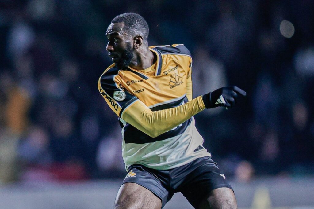 Yannick Bolasie, atacante do Criciúma (Foto: Reprodução)