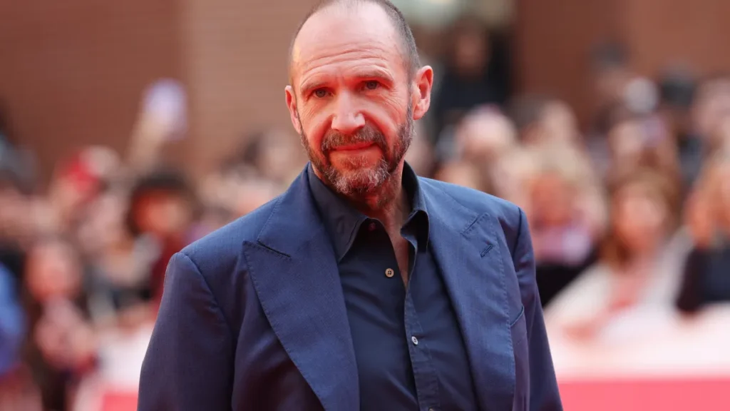 28 Years Later, continuação de Extermínio, tem trama revelada por Ralph Fiennes