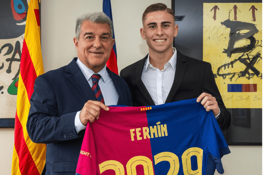 Aos 21 anos, Fermín López renovou por cinco anos com o Barcelona