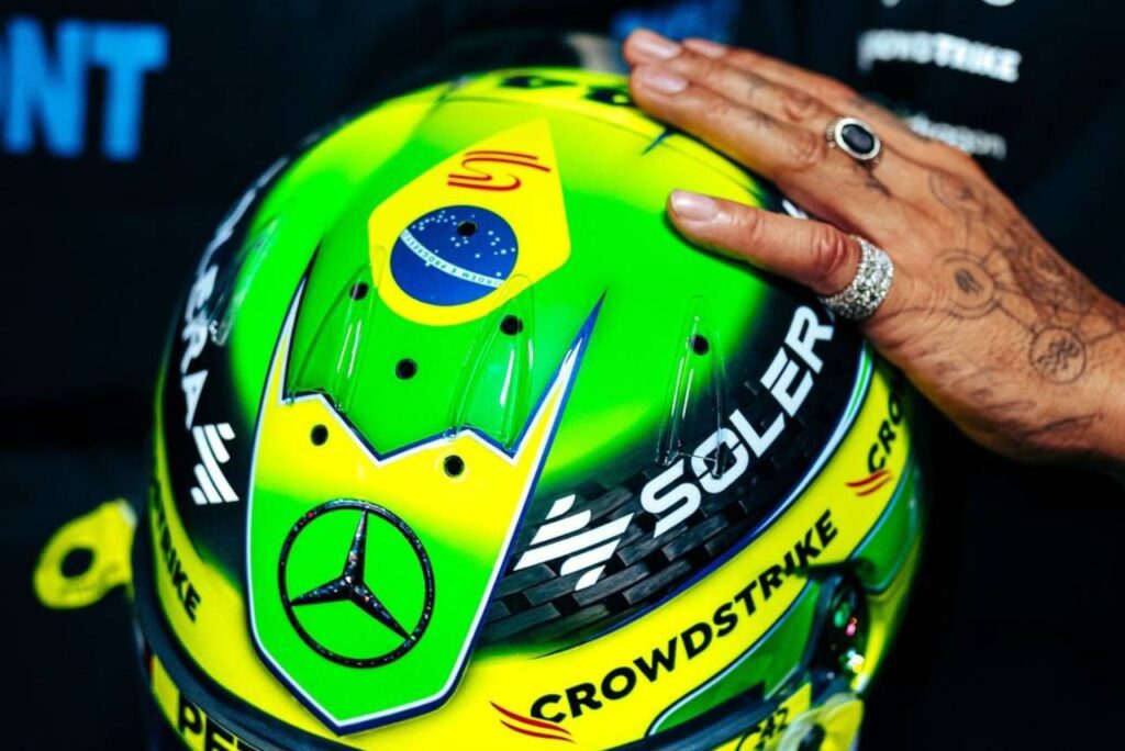 Lewis Hamilton mostrou o capacete que será usado no GP do Brasil. Foto: Reprodução/Instagram