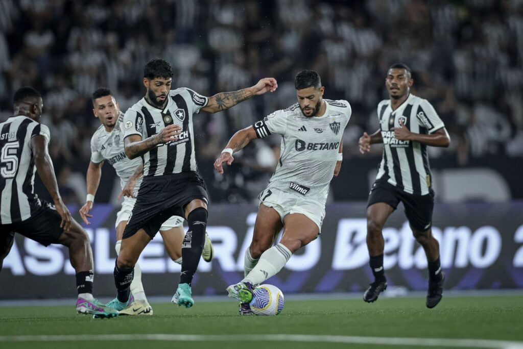 Jogadores de Botafogo e Atlético-MG