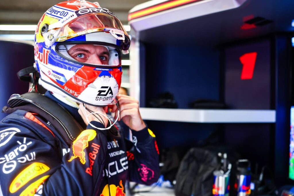 Verstappen precisa minimizar o prejuízo na classificação; Foto: Reprodução/X