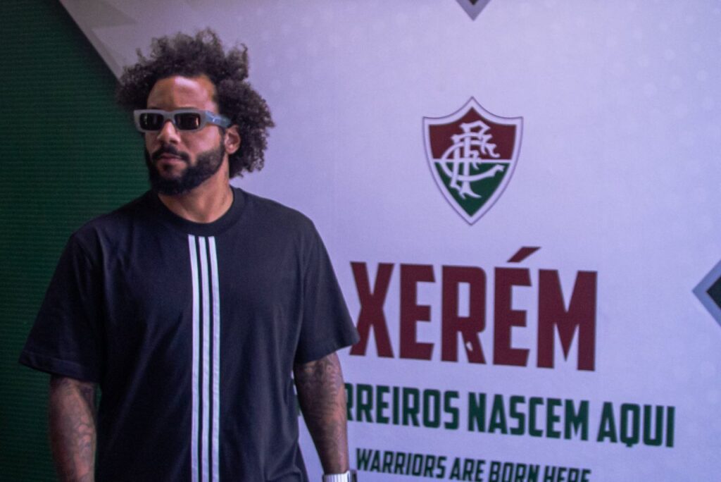 Fluminense anuncia saída de Marcelo após confusão com Mano Menezes