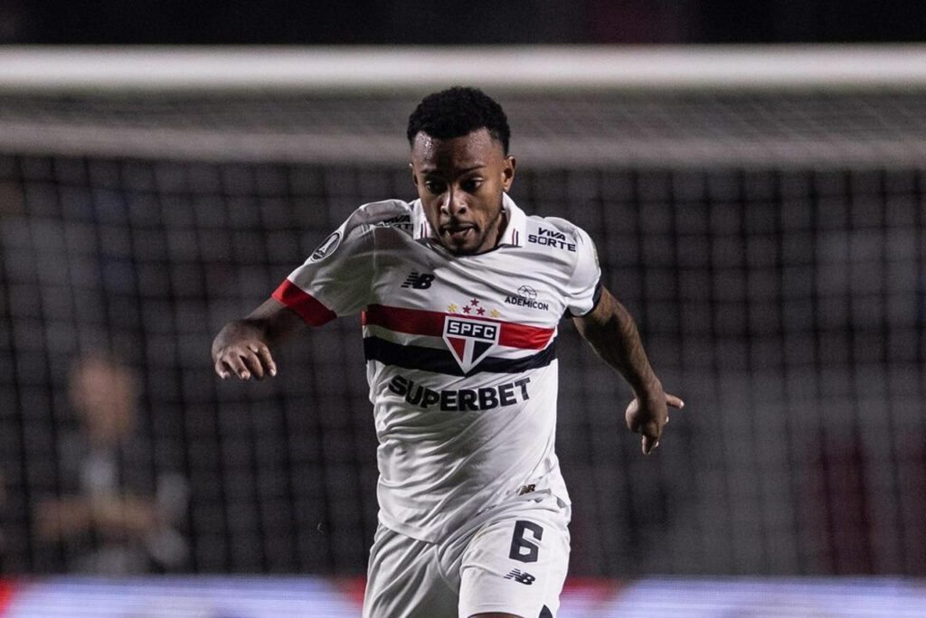 São Paulo terá o desfalque do lateral-esquerdo Wellington contra o Bahia