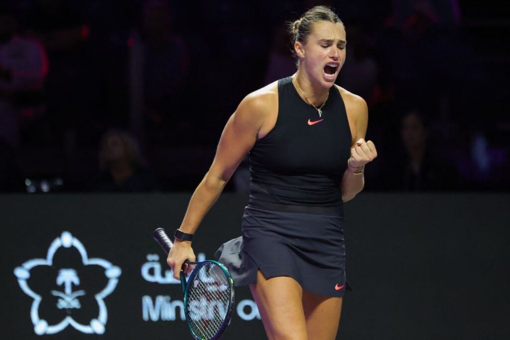 Sabalenka terminará ano como número 1; Gauff vence Swiatek no WTA Finals